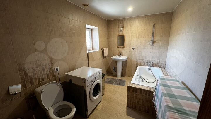 Дом 200 м² на участке 6 сот.