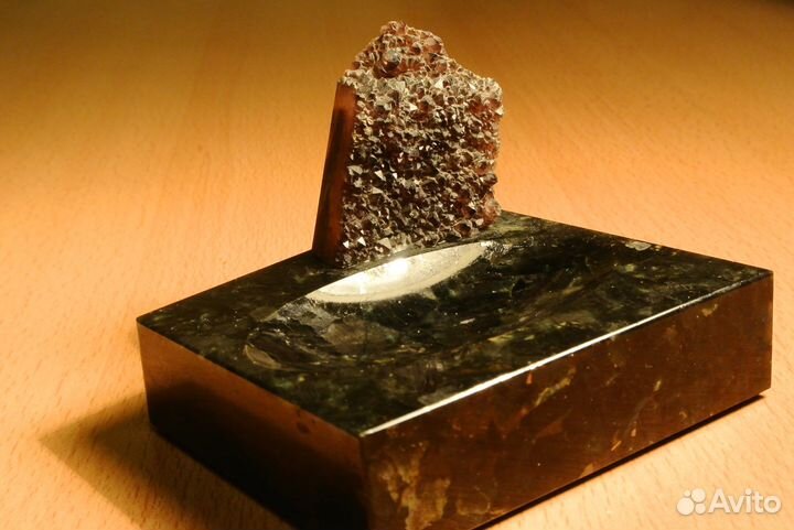 Аметист, лабрадорит