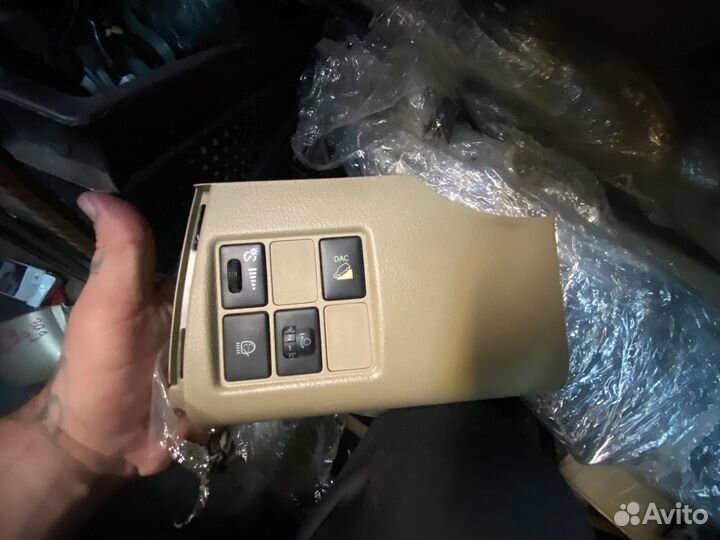 Накладка декаративная тайота рав 4