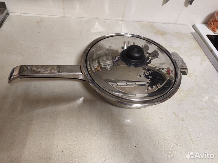 Сковорода с крышкой толстостенная