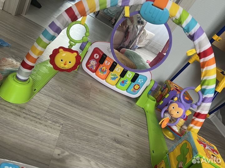 Развивающая игрушка для малышей Fisher Price