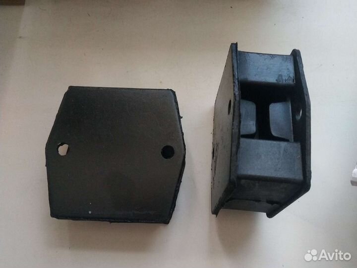 Подушка двигателя москвич 2.0 f3r