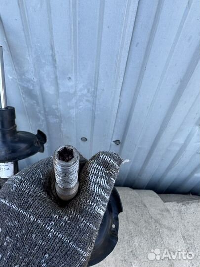 Передние стойки sachs Volvo XC90