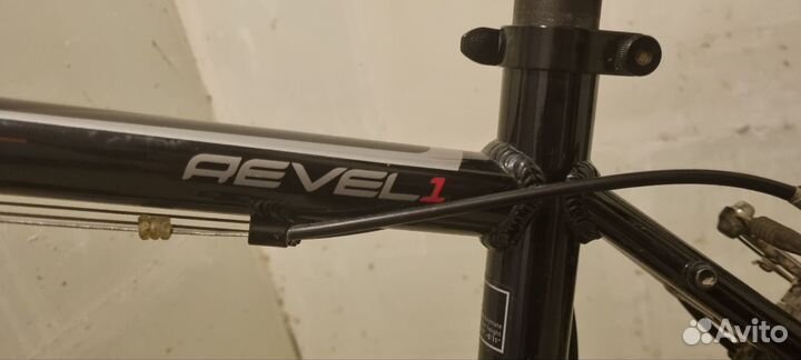 Велосипед Giant Revel 1