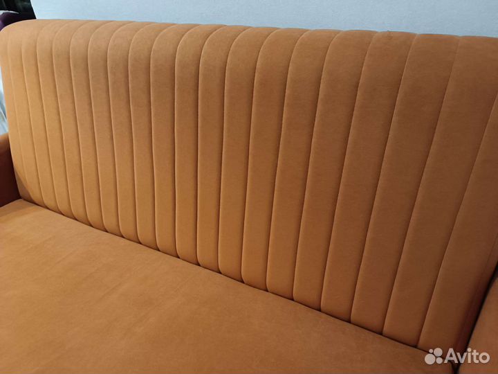 Диван интерьерный