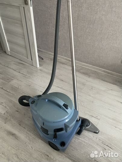 Моющий пылесос Philips triathlon 2000