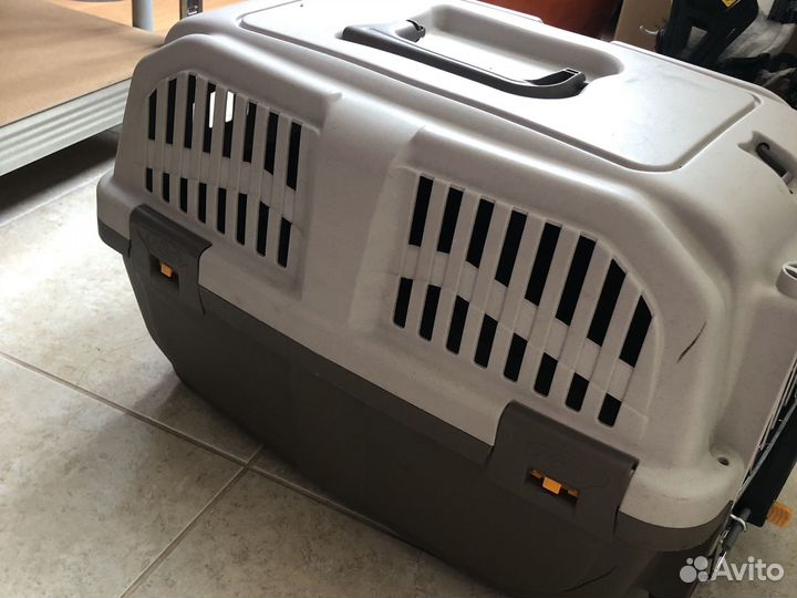 Переноска для кошек и мелких собак