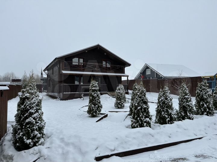 Дом 200 м² на участке 8 сот.