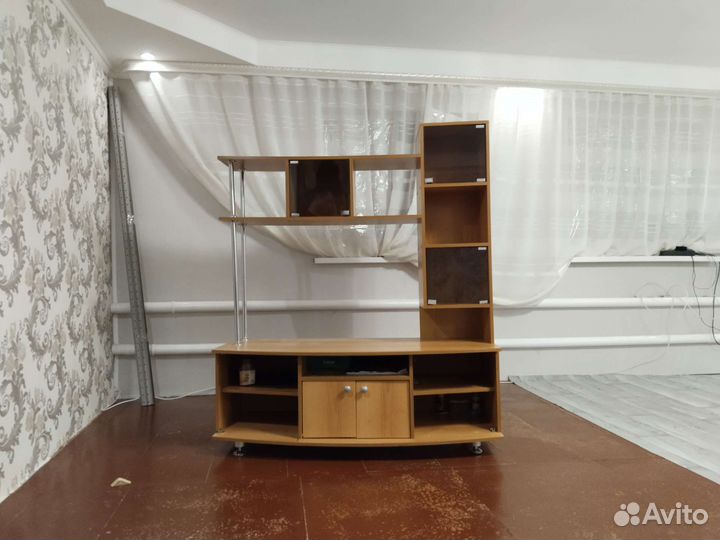 Полка под телевизор