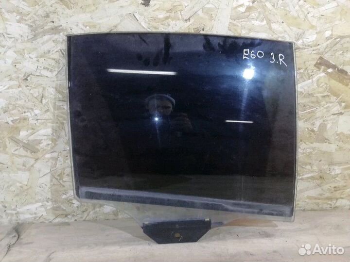 Стекло двери заднее правое Bmw 7-Series E65 4.4