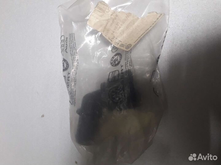 Трубка соединительная 1J0122291D