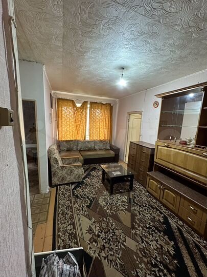 2-к. квартира, 43 м², 1/3 эт.