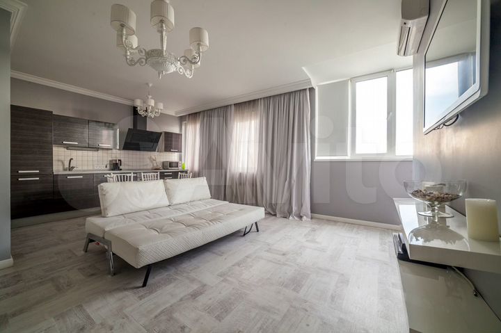 2-к. квартира, 65 м², 10/17 эт.