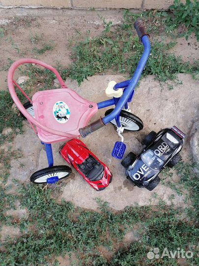 Детский трехколесный велосипед