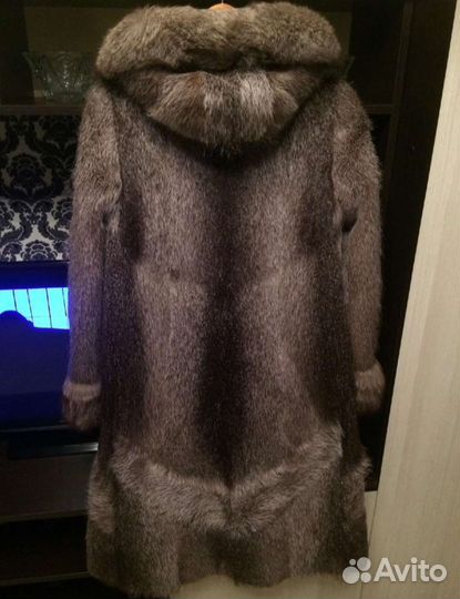 Шуба из нутрии с капюшоном