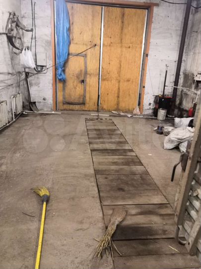 Гараж, > 30 м²