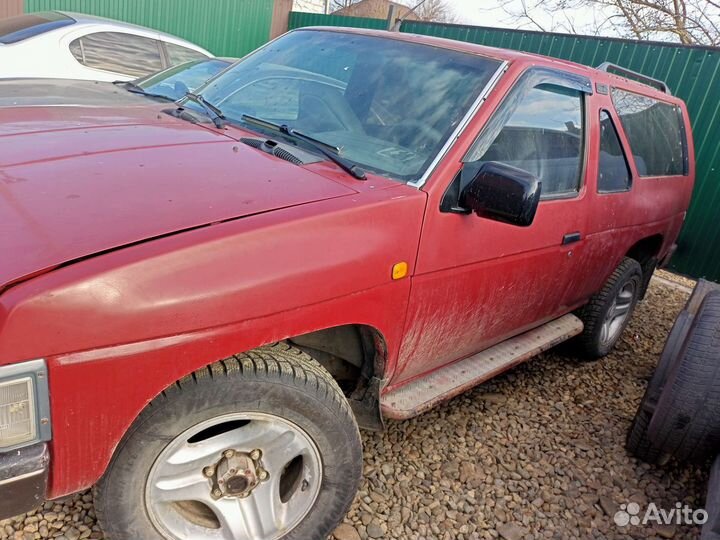 Nissan Terrano 1991 1 поколение Z24i
