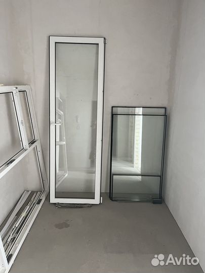 Большой Оконный блок с дверью