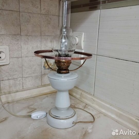 Лампа настольная. Молочное стекло. Винтаж