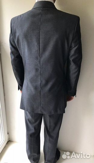 Классический костюм серый