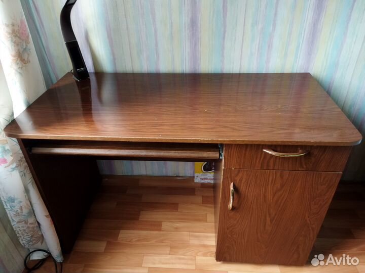 Письменный стол б/у