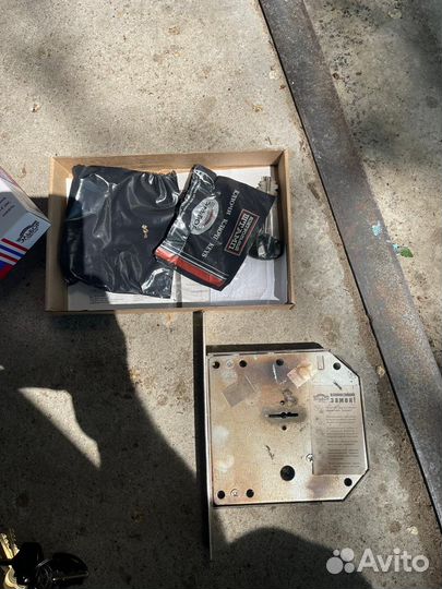 Дверной замок на гараж