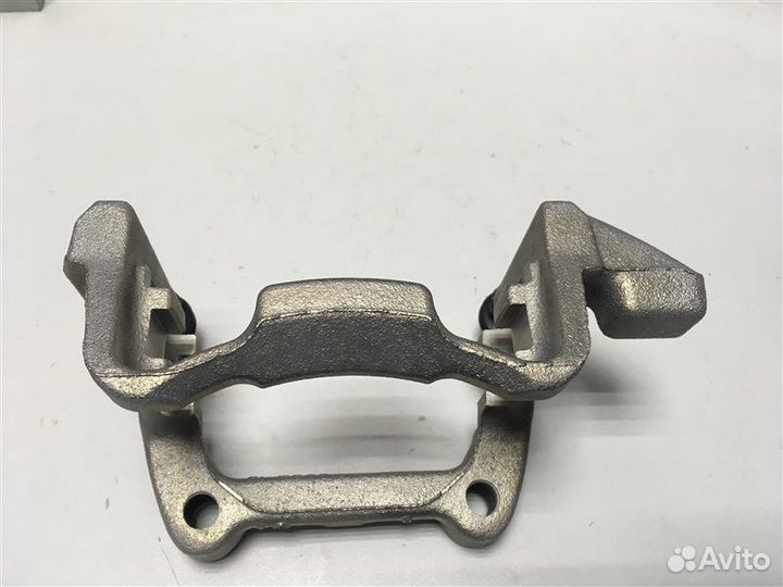 Скоба суппорта заднего Skoda Octavia (A5 1Z)