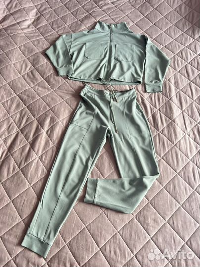 Костюм спортивный