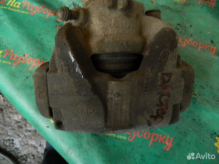 Суппорт тормозной передний правый Renault duster