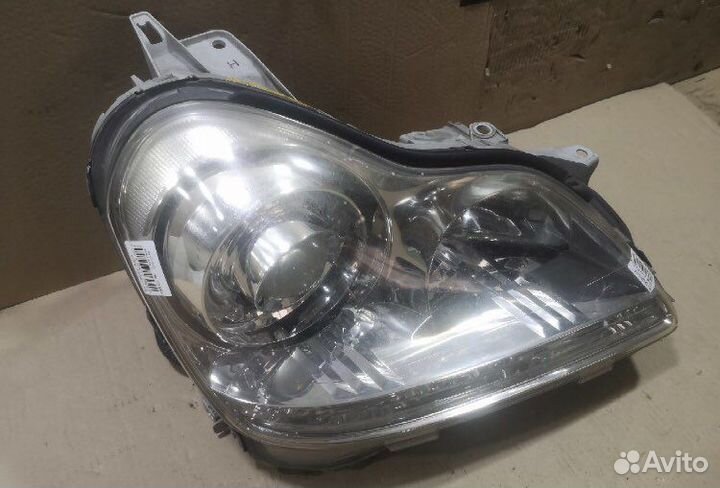 Фары toyota crown majesta uzs186