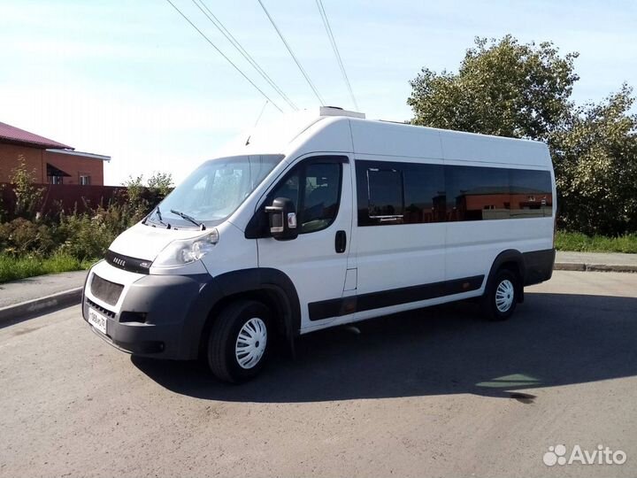 Микроавтобус