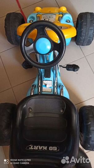 Детская машина каталка с педалями