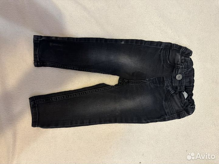 Рубашка и джинсы черные