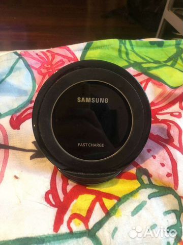 Беспроводная зарядка Samsung EP-NG930