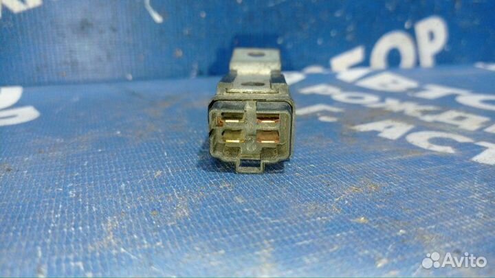 Реле Mitsubishi Pajero 3 внедорожник 4M41 2001