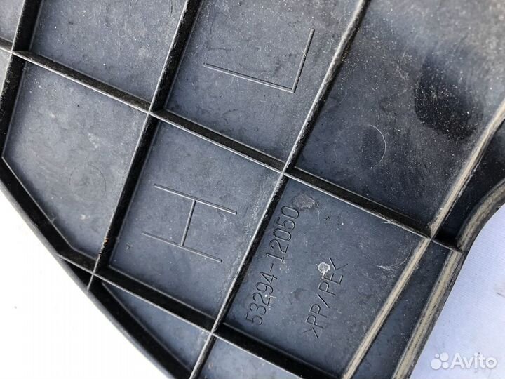 Toyota Auris 150 дефлектор радиатора