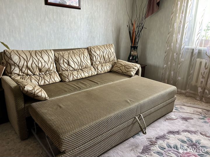 Диван