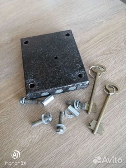 Замок гаражный