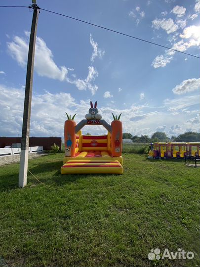 Батут надувной