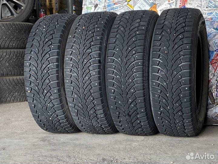 Pirelli Formula Ice 215/65 R16