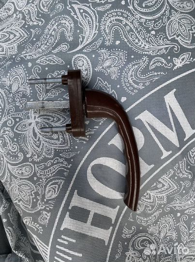 Ручка на пластиковое окно