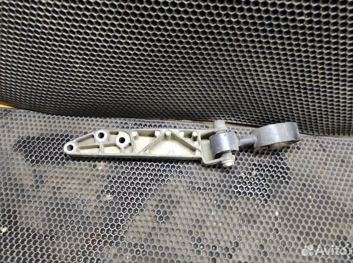 Правая опора двигателя Opel Vectra B x18xe