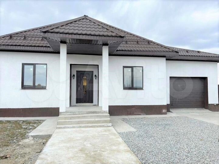 Коттедж 156,6 м² на участке 8,4 сот.