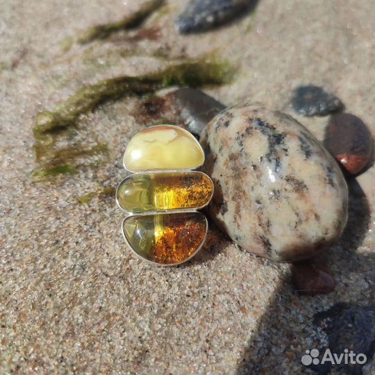 Кольцо с янтарём