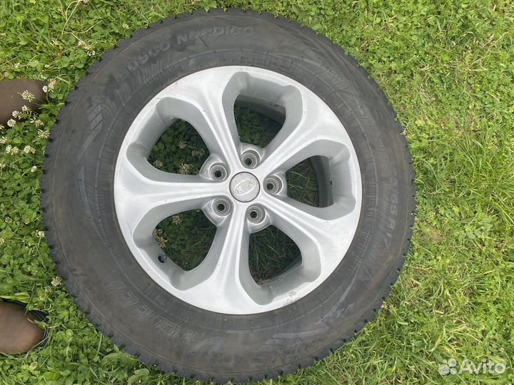 Viatti Bosco Nordico V-523 235/65 R17 104