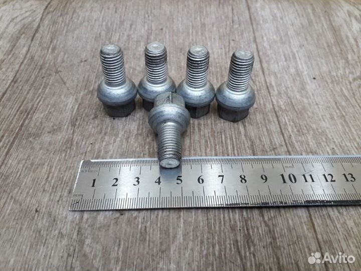 Болты колесные Mercedes-Benz