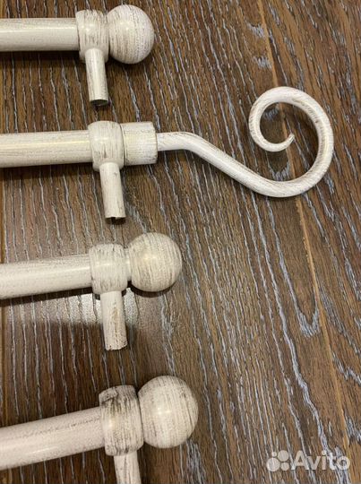 Карнизы металлические цвет белый с патиной