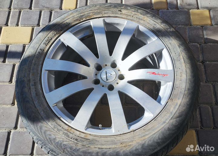 Accelera Iota 275/55 R20