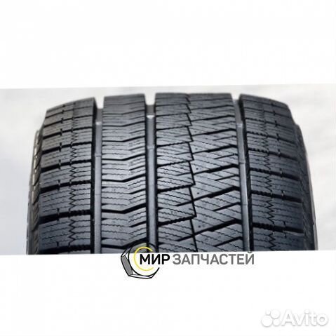 Bridgestone Blizzak Ice 215/45 R17 87S