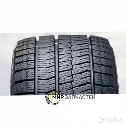 Bridgestone Blizzak Ice 215/45 R17 87S